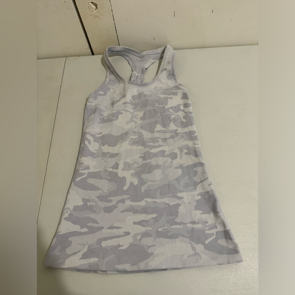 Lululemon womens tank top size 2 blue camo